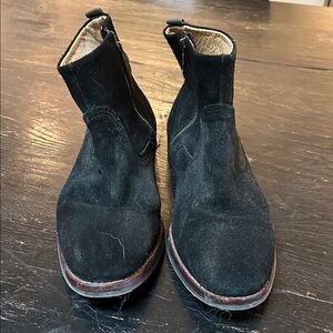 Classic Black Suede Chukka Boots